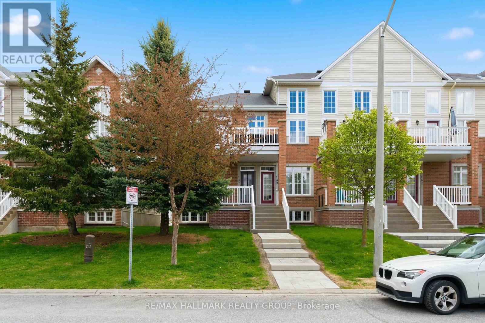 137 EYE BRIGHT CRESCENT, Ottawa, Ontario