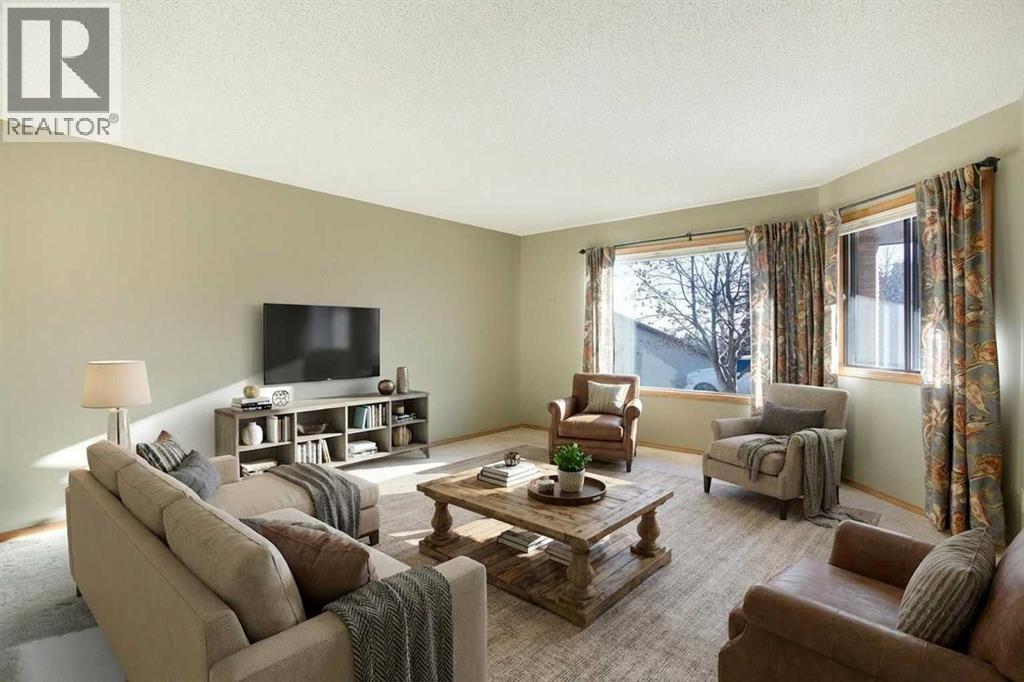8, 118 Strathcona Road Sw, Calgary, Alberta  T3H 1P3 - Photo 3 - A2309842