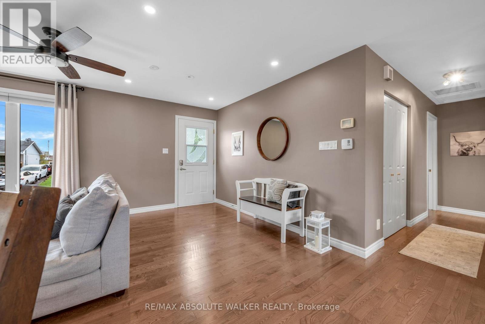 2760 Leonard Street, Clarence-Rockland, Ontario  K4K 1A4 - Photo 2 - X13115556