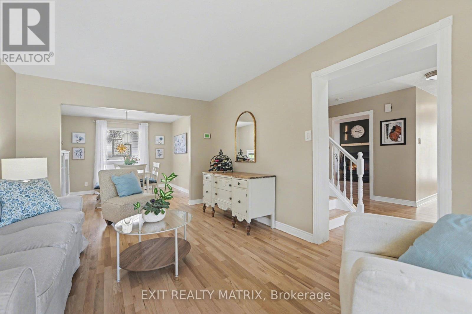 1583 Sunview Drive, Ottawa, Ontario  K1C 5A6 - Photo 6 - X13115512