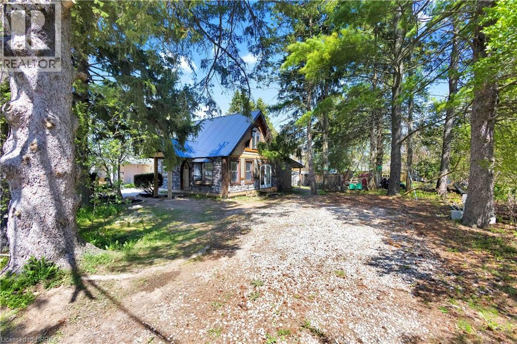 6 CHURCHILL Drive, Paris, Ontario
