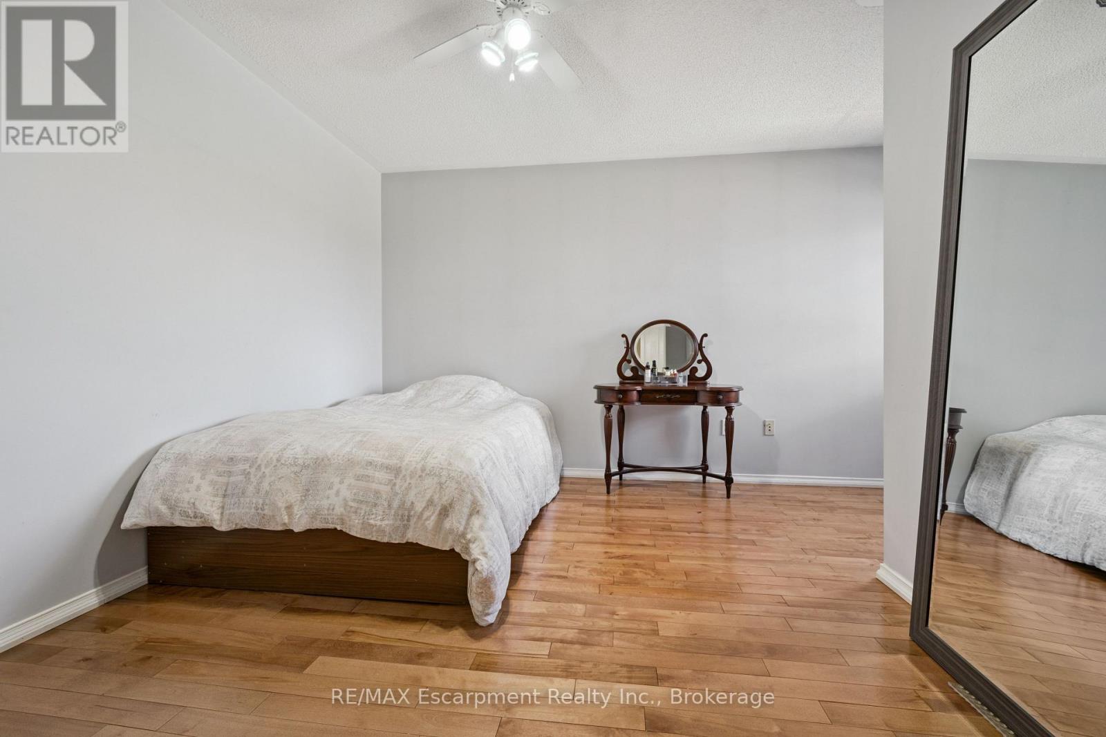 5360 Dryden Avenue, Burlington, Ontario  L7L 6Y7 - Photo 19 - W13115506