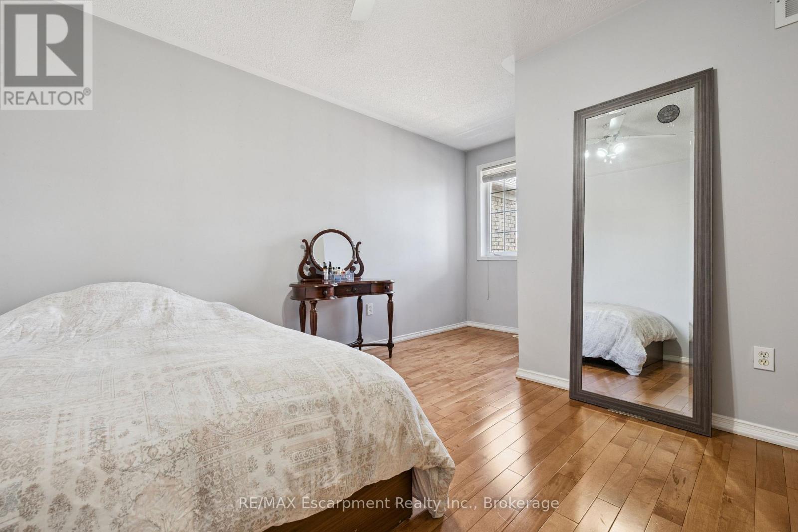 5360 Dryden Avenue, Burlington, Ontario  L7L 6Y7 - Photo 20 - W13115506