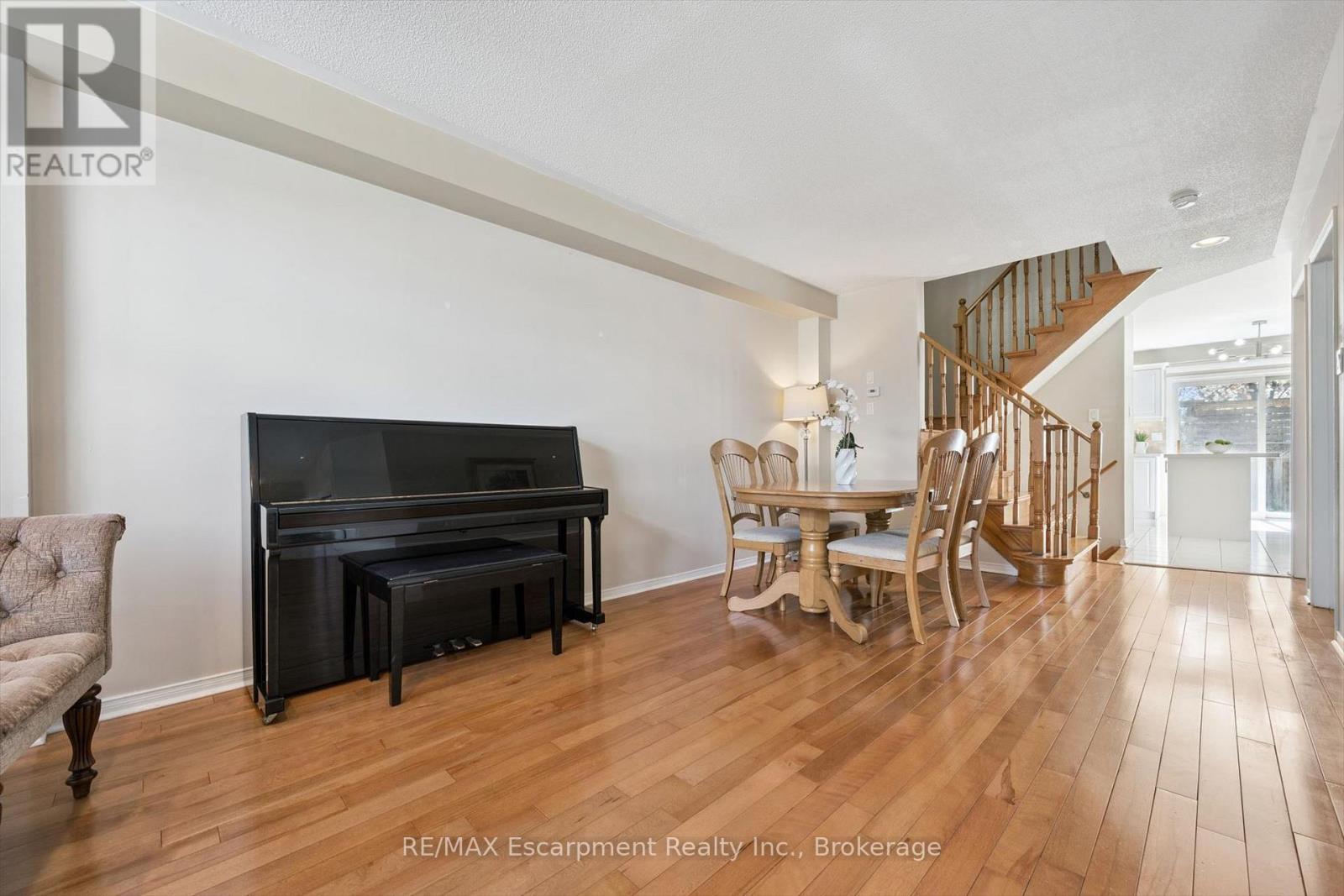 5360 Dryden Avenue, Burlington, Ontario  L7L 6Y7 - Photo 6 - W13115506
