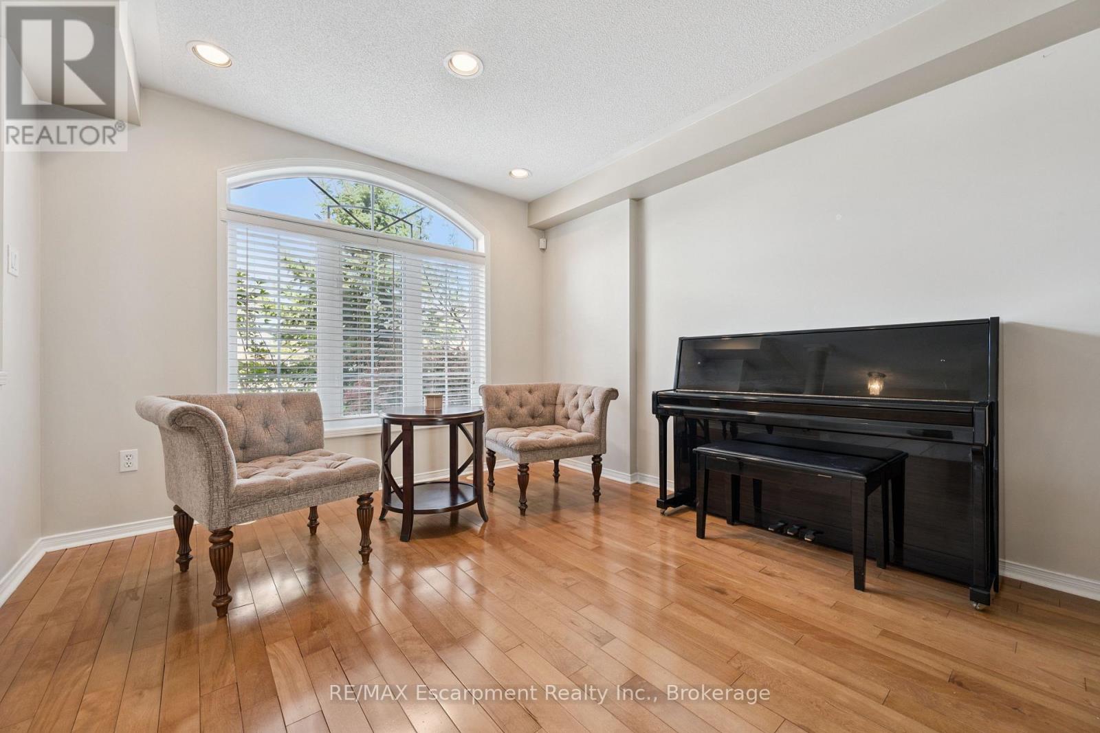 5360 Dryden Avenue, Burlington, Ontario  L7L 6Y7 - Photo 5 - W13115506