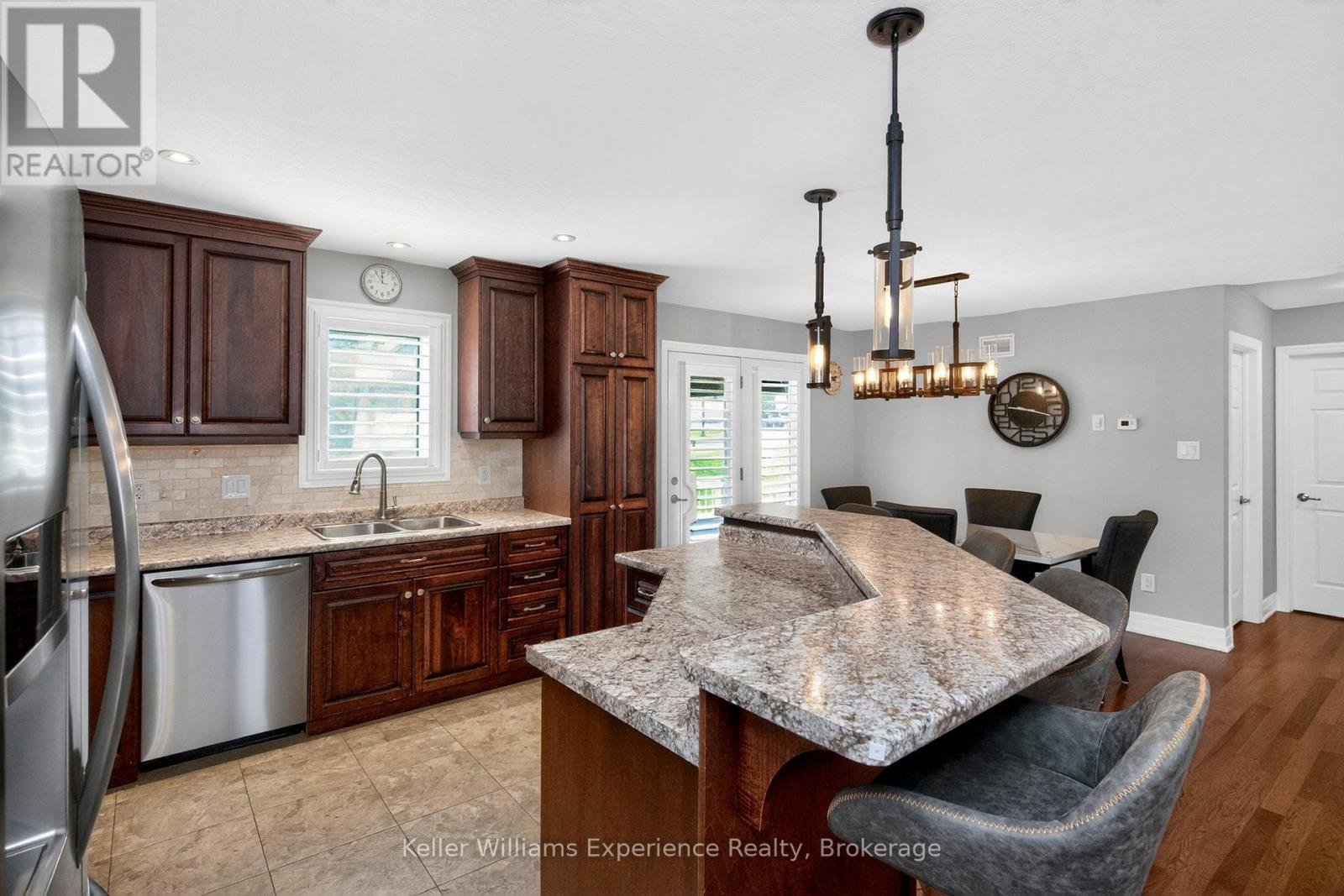 22 Grew Crescent, Penetanguishene, Ontario  L9M 0A4 - Photo 15 - S13115492