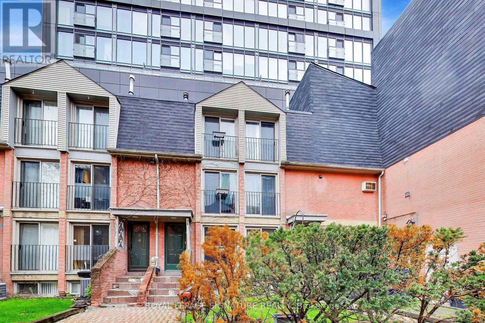 18 - 325 Jarvis Street, Toronto, Ontario  M5B 2C2 - Photo 1 - C13115392