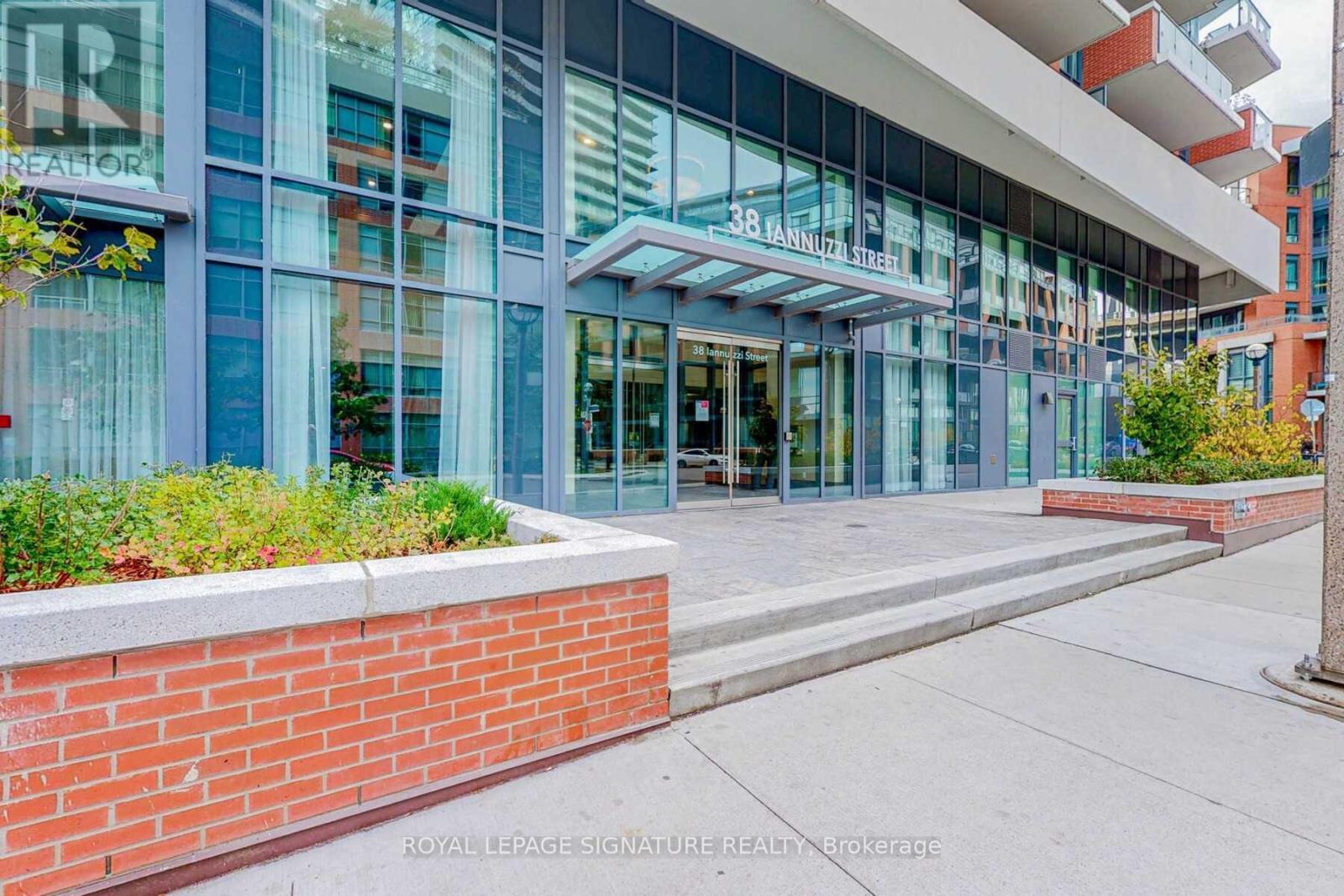810 - 38 IANNUZZI STREET, Toronto, Ontario