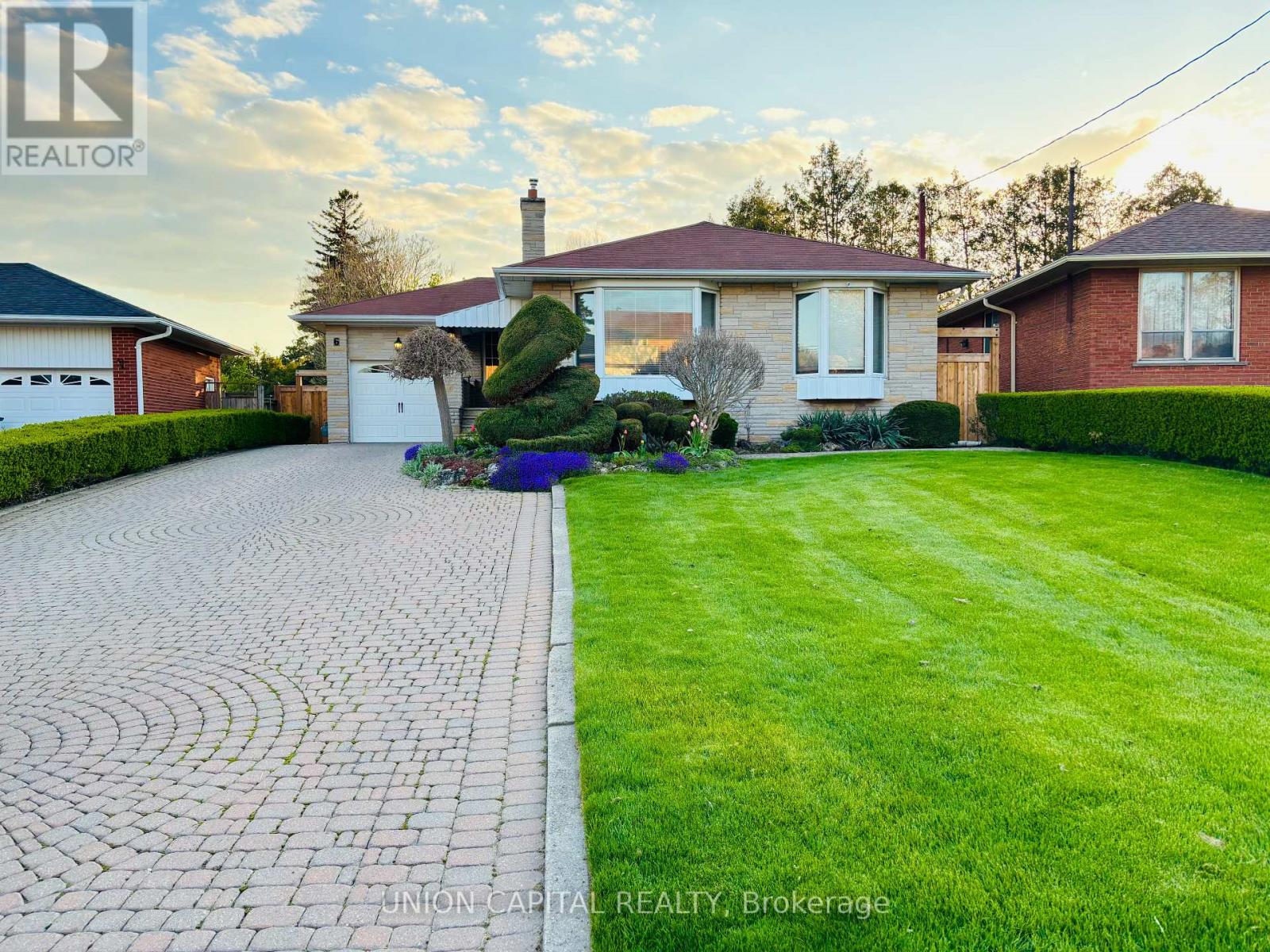 6 GRETNA AVENUE, Toronto, Ontario