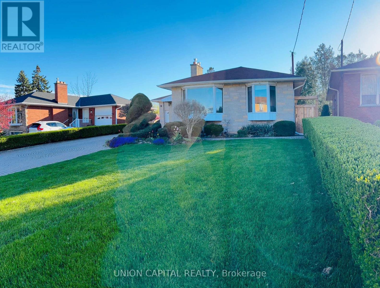 6 Gretna Avenue, Toronto, Ontario  M4A 2H4 - Photo 2 - C13115532