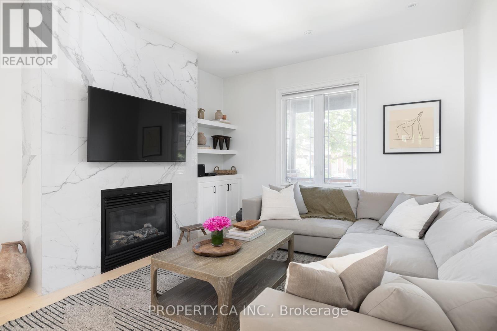 89 Greensides Avenue E, Toronto, Ontario  M6G 3P8 - Photo 2 - C13115538
