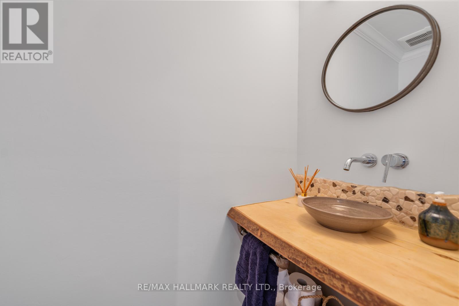 146 Roslin Avenue, Toronto, Ontario  M4N 1Z4 - Photo 4 - C13115586