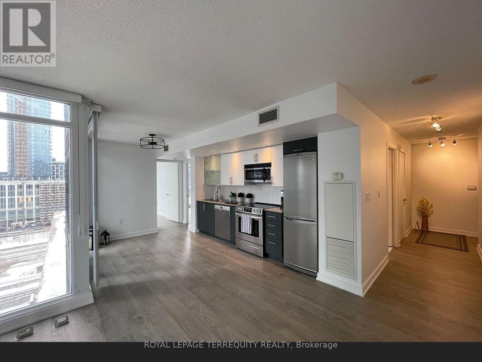 1009 - 8 Telegram Mews, Toronto, Ontario  M5V 3Z5 - Photo 4 - C13115618