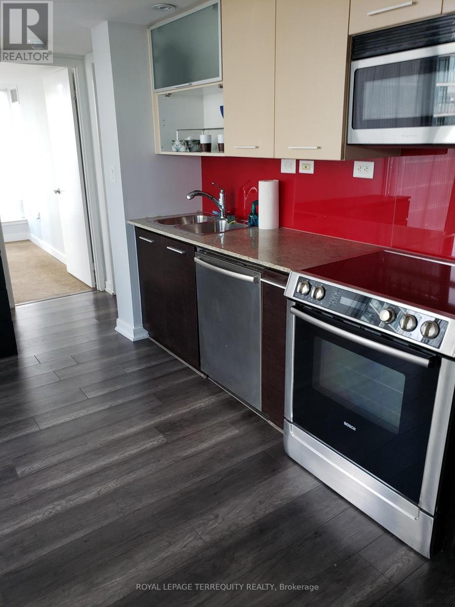 1009 - 8 Telegram Mews, Toronto, Ontario  M5V 3Z5 - Photo 7 - C13115618