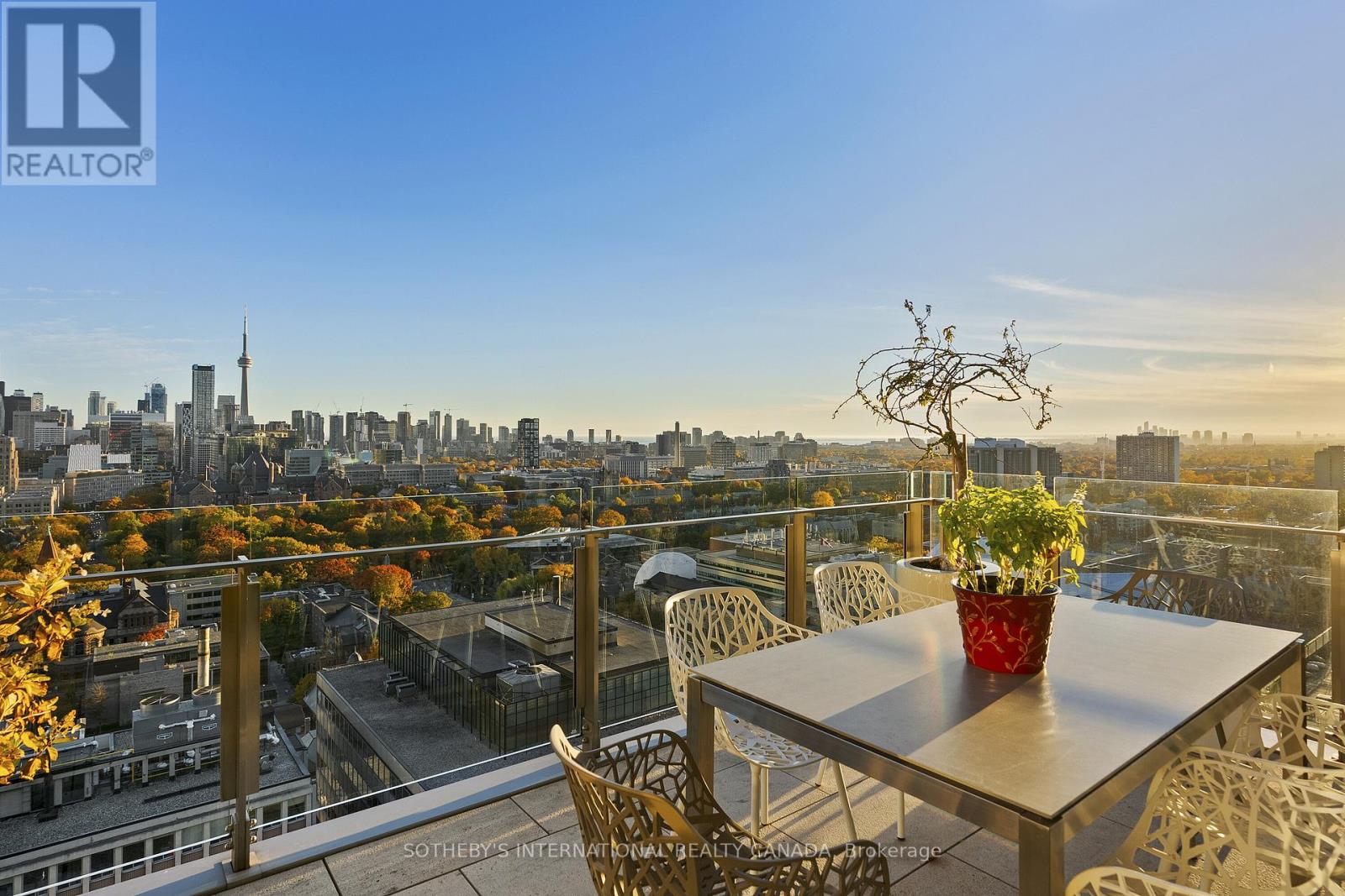 1700 - 155 Cumberland Street, Toronto, Ontario  M5R 1A2 - Photo 11 - C13115642