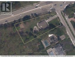 10 SILVERDALE CRESCENT, Toronto, Ontario