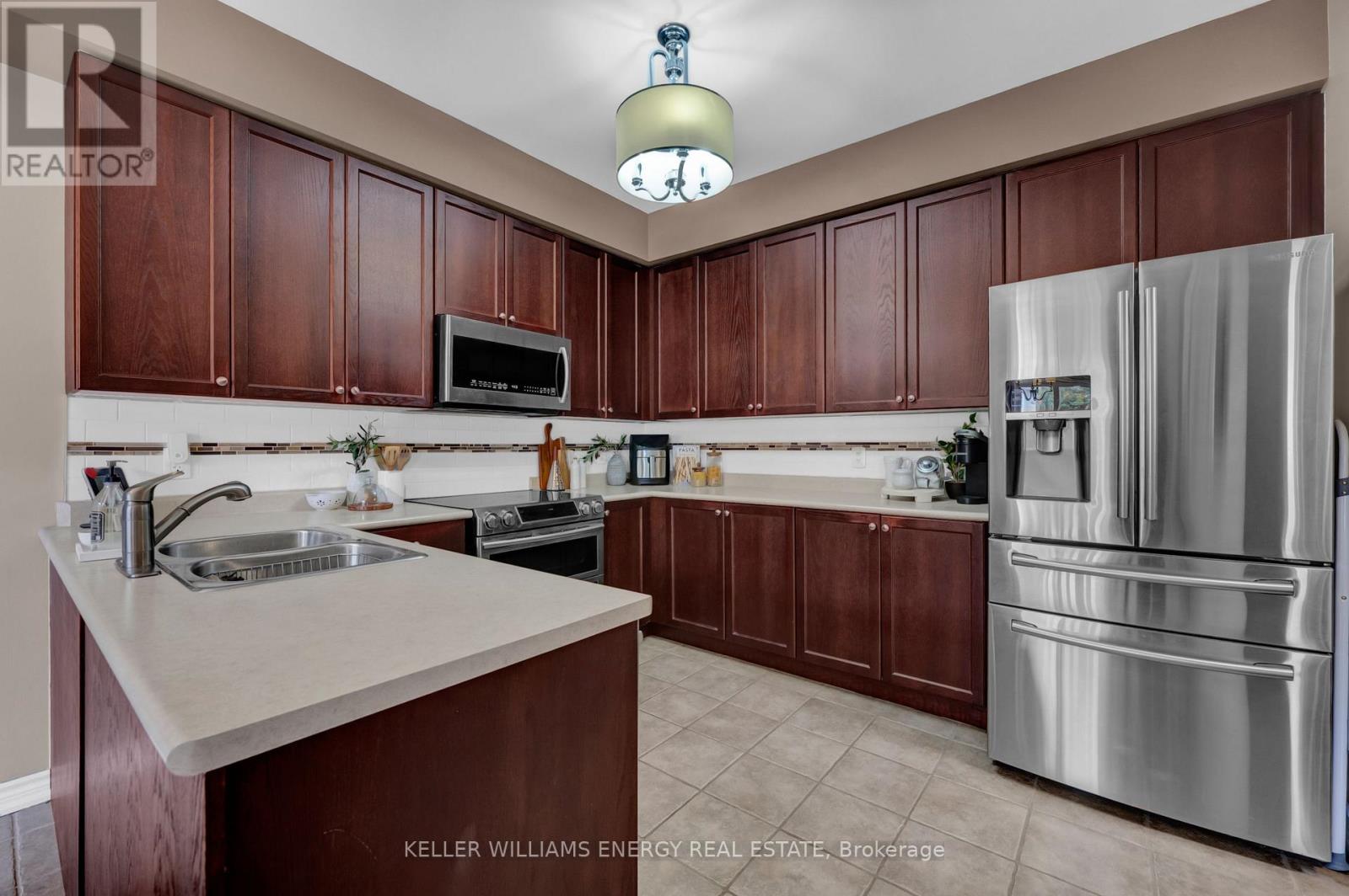 1307 Macinally Court, Oshawa, Ontario  L1K 0B6 - Photo 11 - E13115686