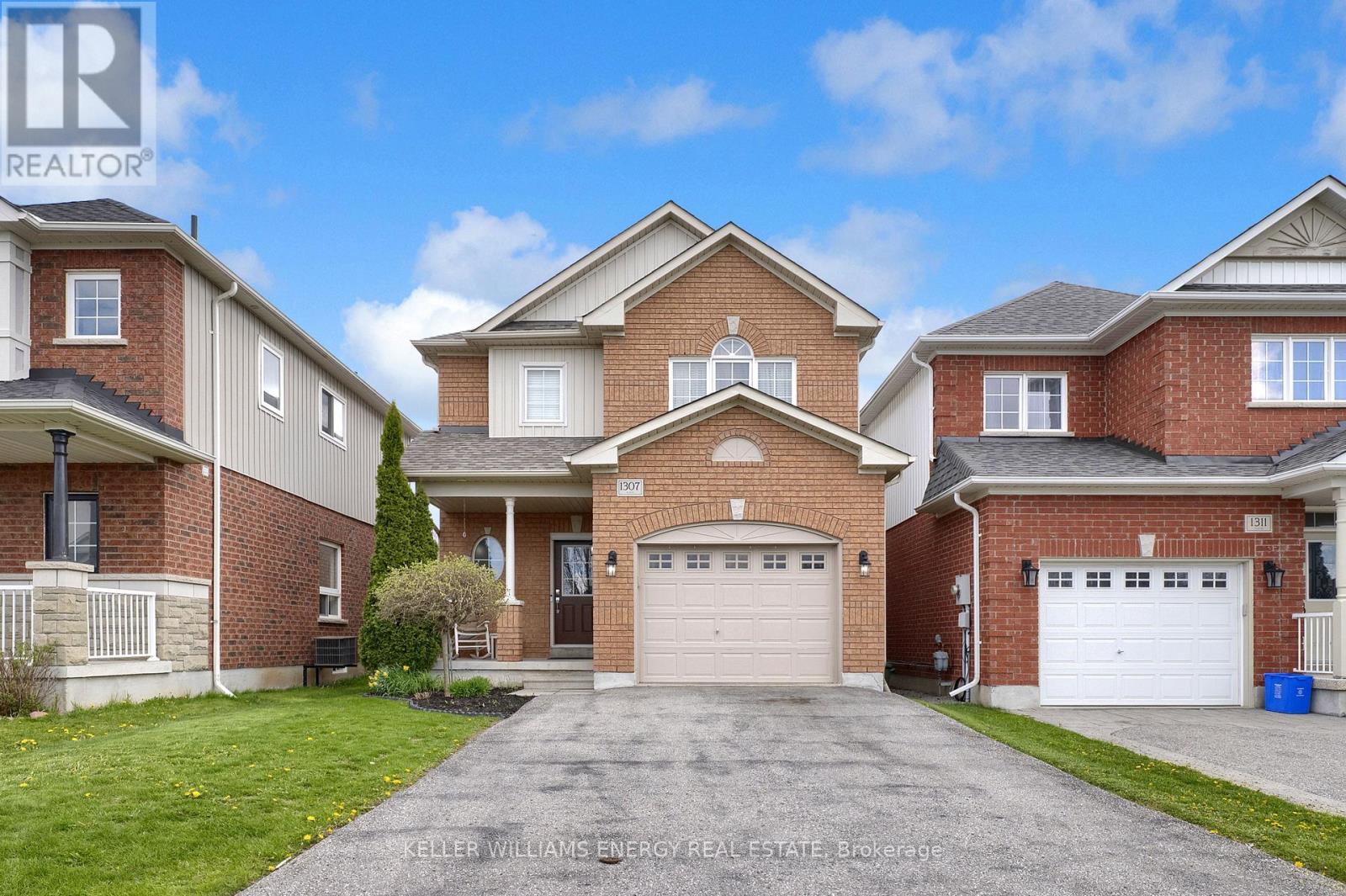 1307 Macinally Court, Oshawa, Ontario  L1K 0B6 - Photo 3 - E13115686