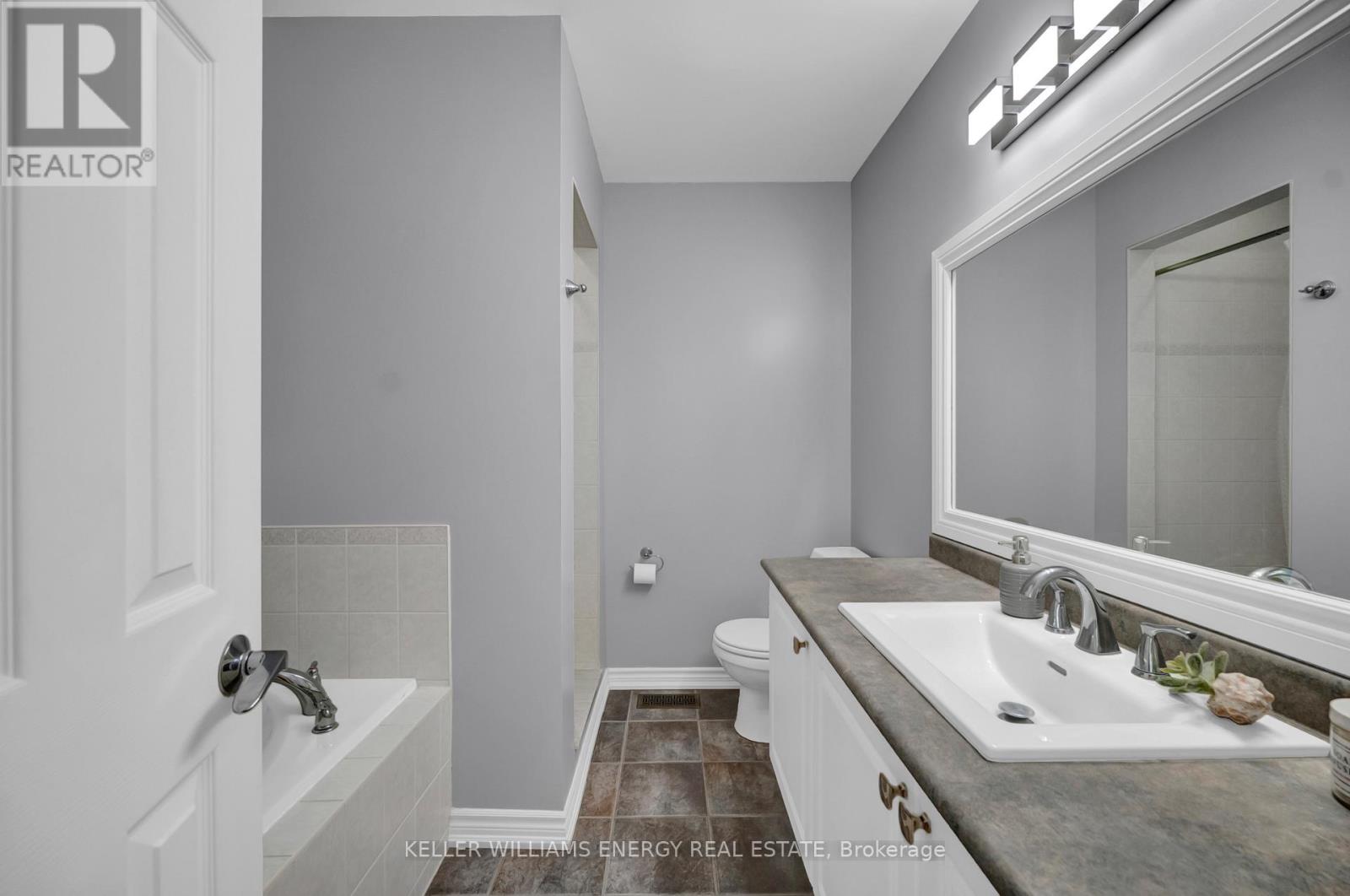 1307 Macinally Court, Oshawa, Ontario  L1K 0B6 - Photo 26 - E13115686
