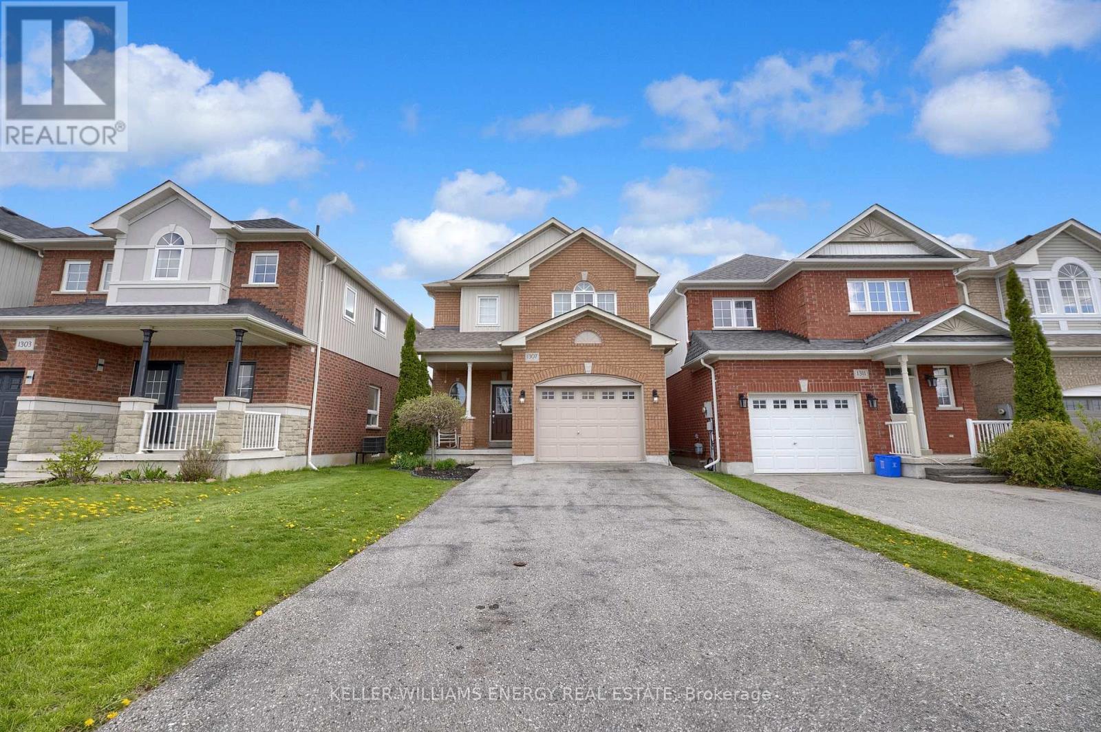 1307 Macinally Court, Oshawa, Ontario  L1K 0B6 - Photo 2 - E13115686