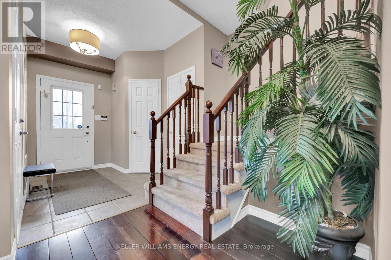 1307 Macinally Court, Oshawa, Ontario  L1K 0B6 - Photo 5 - E13115686
