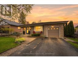 902 PEMBRIDGE CRESCENT, Kingston, Ontario