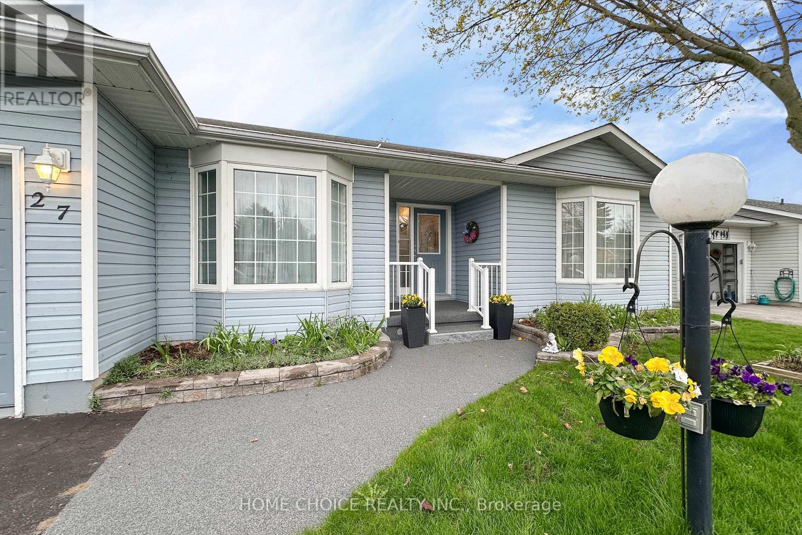 27 Niagara Trail, Clarington, Ontario  L1B 1A2 - Photo 2 - E13115358