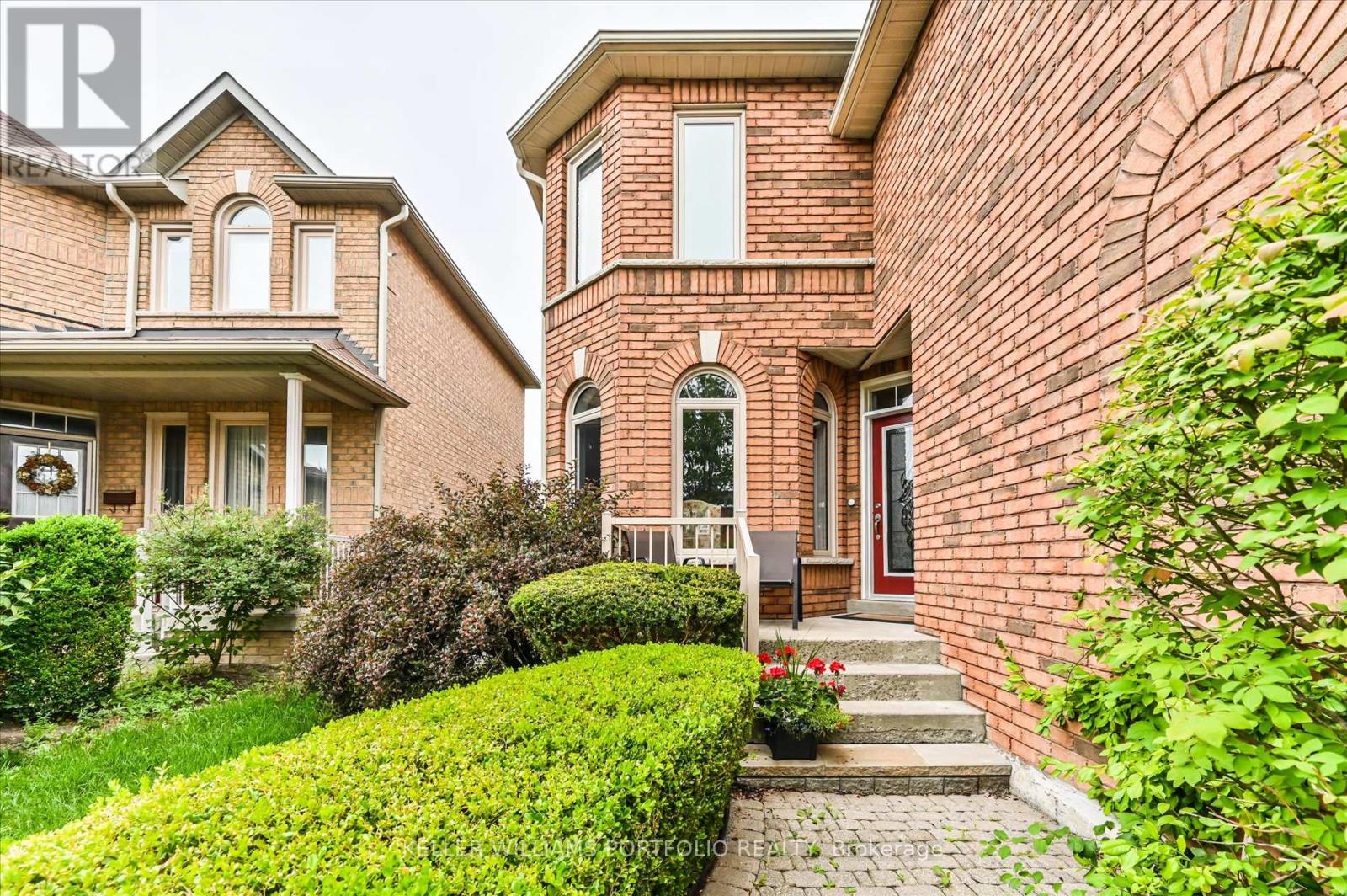 1785 Autumn Crescent, Pickering, Ontario L1V 6W7 - Photo 3 - E13115370