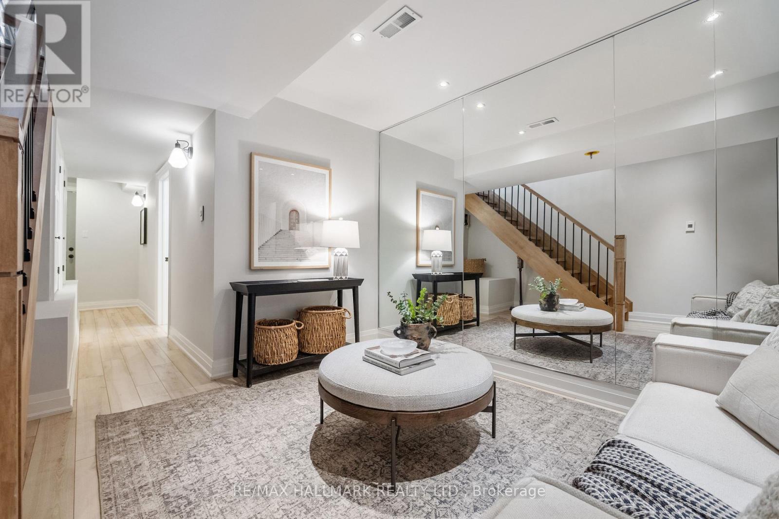 272 Kenilworth Avenue, Toronto, Ontario  M4L 3S8 - Photo 24 - E13115450