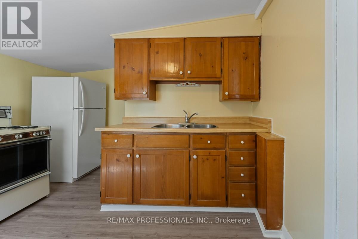328 Donlands Avenue, Toronto, Ontario  M4J 3R9 - Photo 11 - E13115588