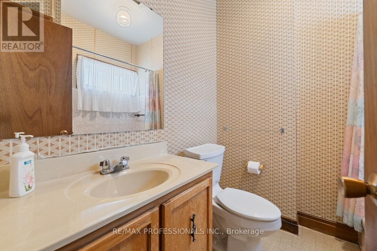 328 Donlands Avenue, Toronto, Ontario  M4J 3R9 - Photo 13 - E13115588