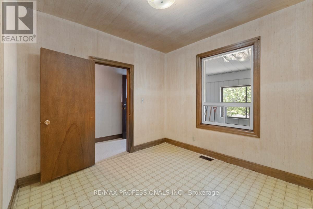 328 Donlands Avenue, Toronto, Ontario  M4J 3R9 - Photo 16 - E13115588