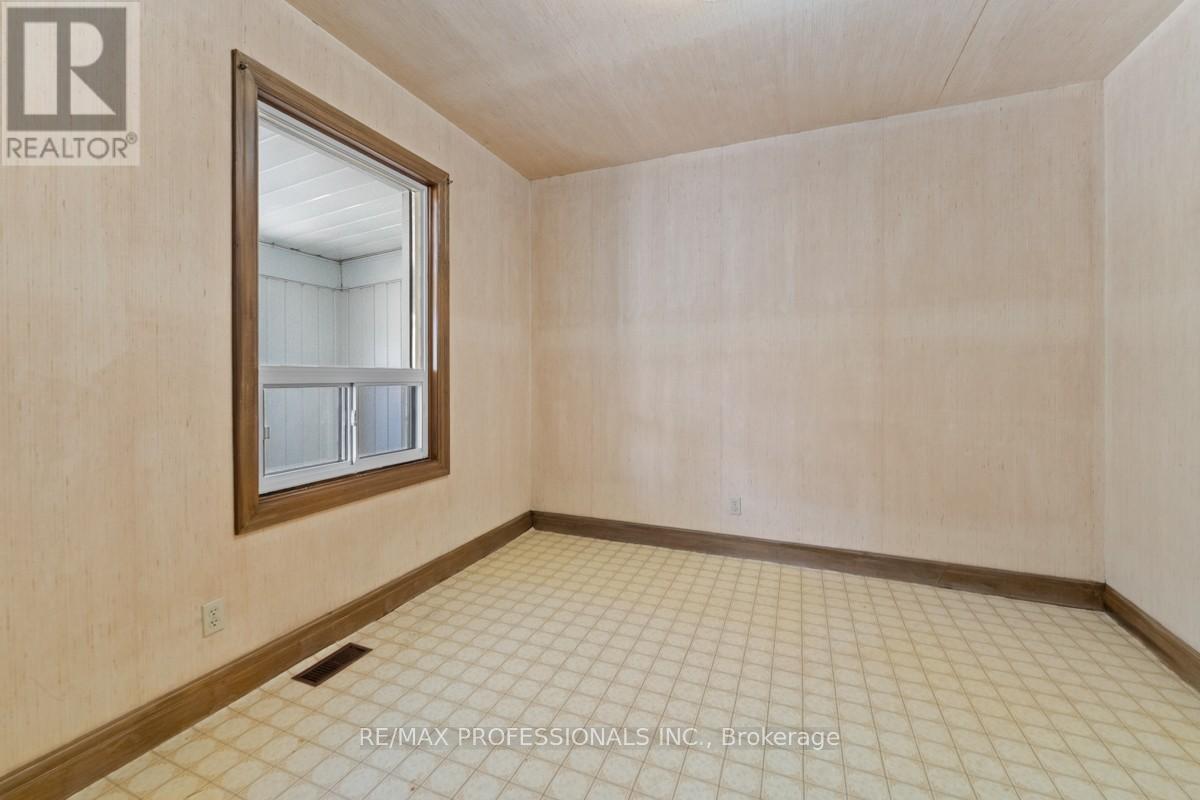 328 Donlands Avenue, Toronto, Ontario  M4J 3R9 - Photo 17 - E13115588