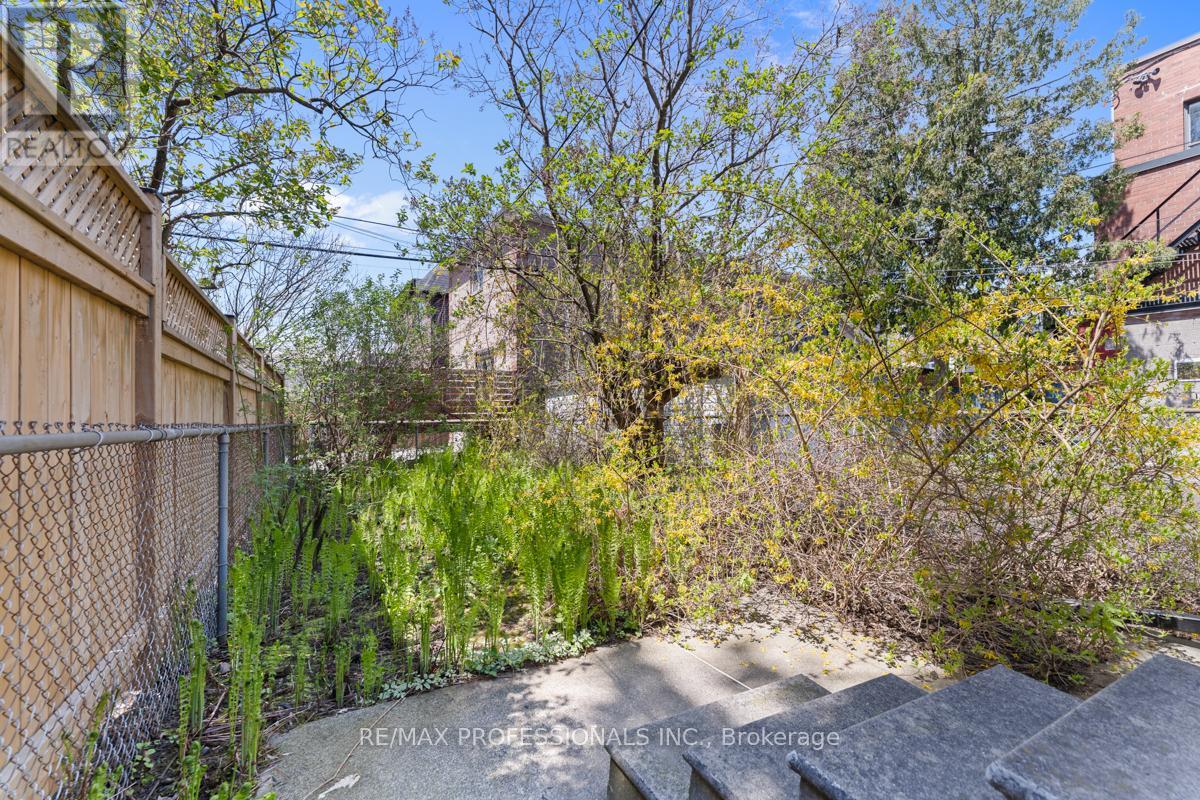 328 Donlands Avenue, Toronto, Ontario  M4J 3R9 - Photo 22 - E13115588