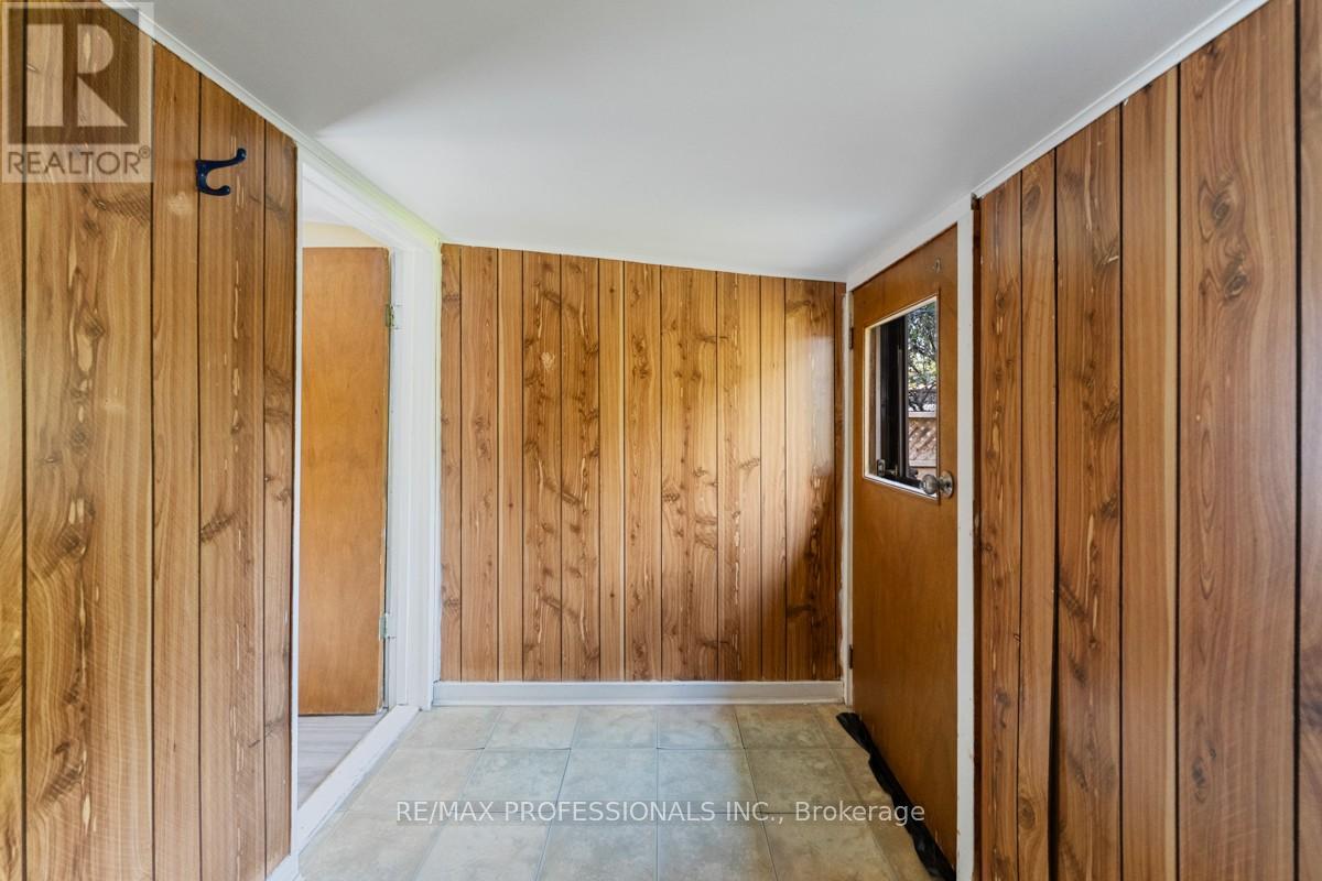 328 Donlands Avenue, Toronto, Ontario  M4J 3R9 - Photo 5 - E13115588