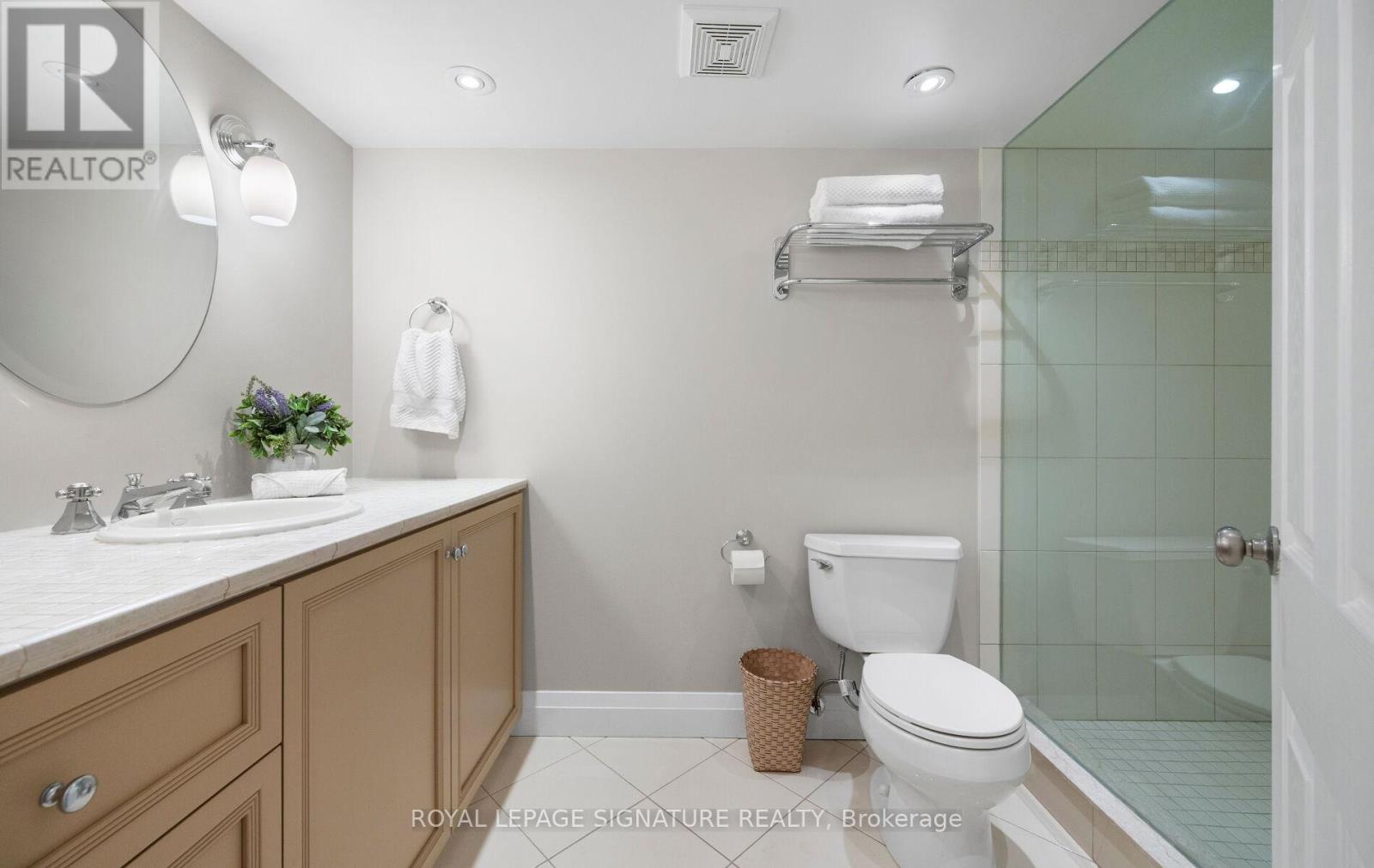 86 Hudson Drive, Toronto, Ontario  M4T 2K3 - Photo 39 - C13085198