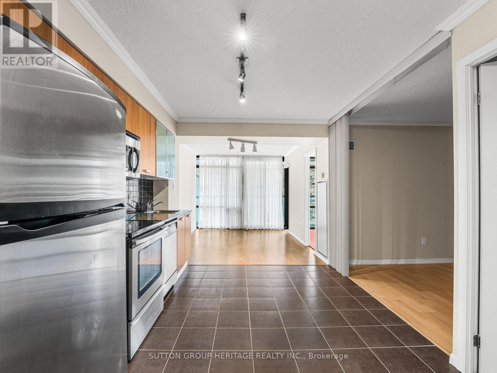 610 - 37 Grosvenor Street, Toronto, Ontario  M4Y 3G5 - Photo 11 - C13092158