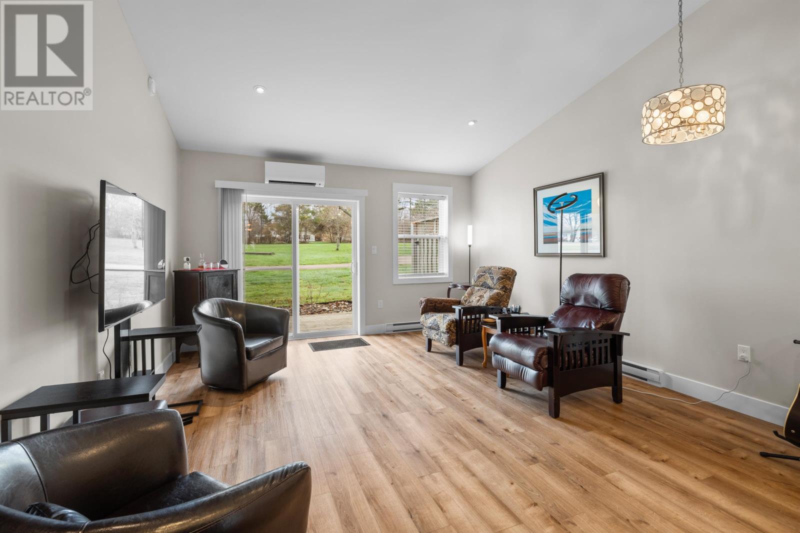 7 19 Muttart Drive, Cornwall, Prince Edward Island  C0A 1H0 - Photo 10 - 202610531
