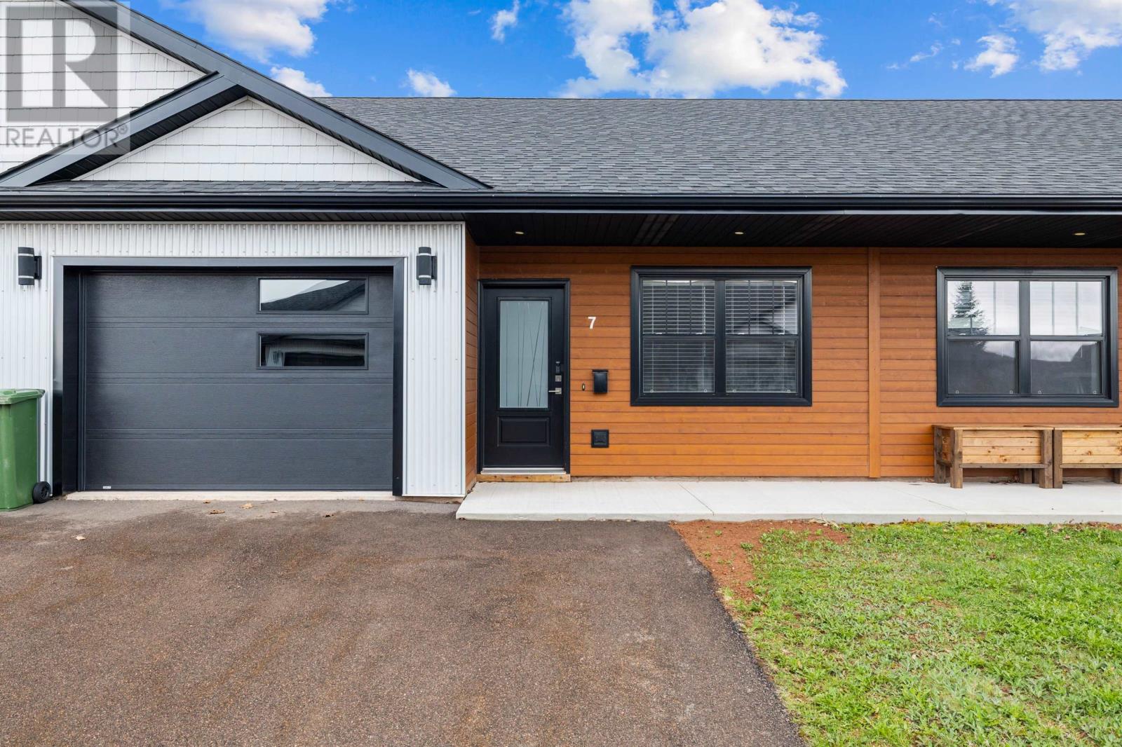 7 19 Muttart Drive, Cornwall, Prince Edward Island  C0A 1H0 - Photo 33 - 202610531