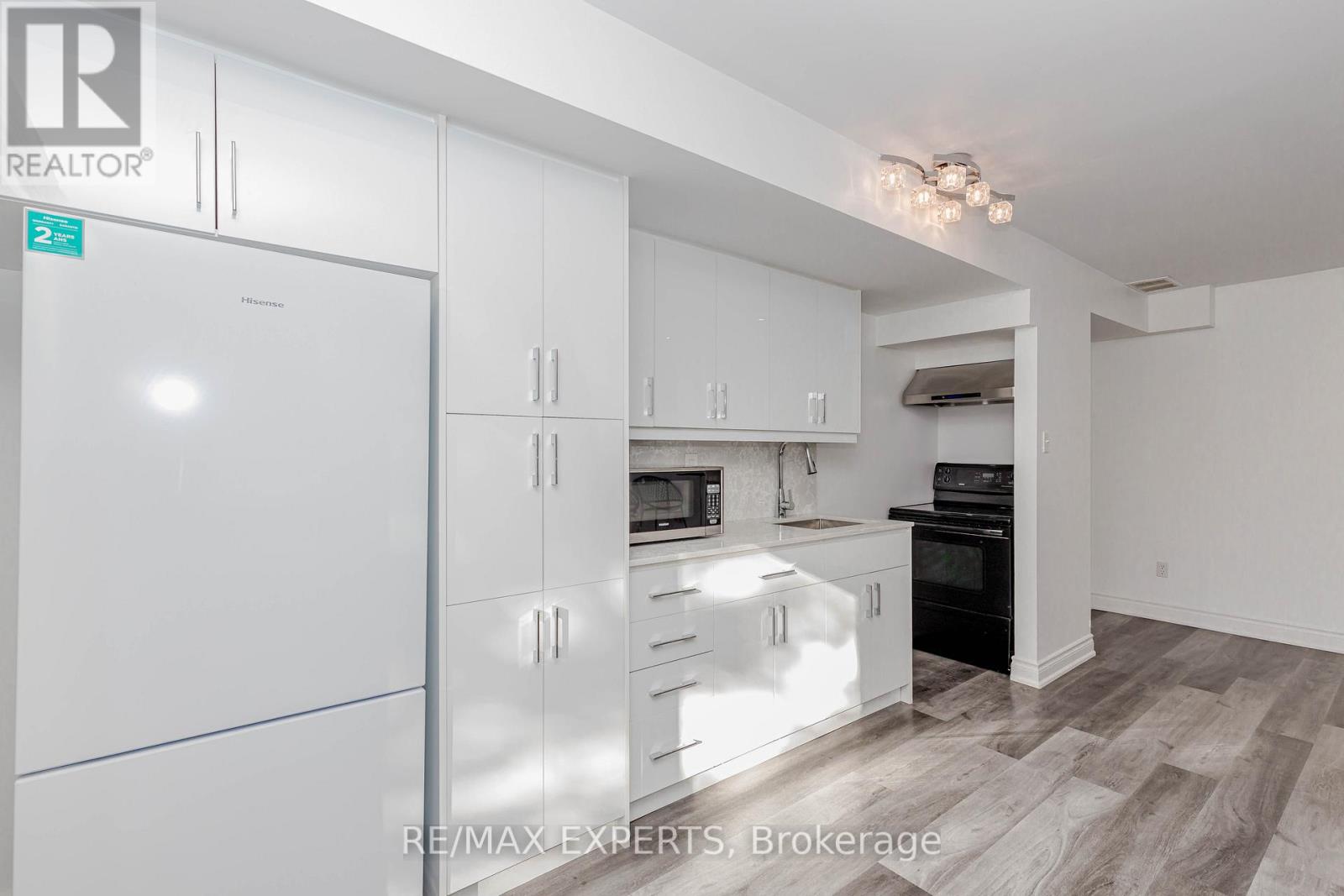 193 Fairlane Crescent, Vaughan, Ontario  L4H 2H1 - Photo 5 - N13115432