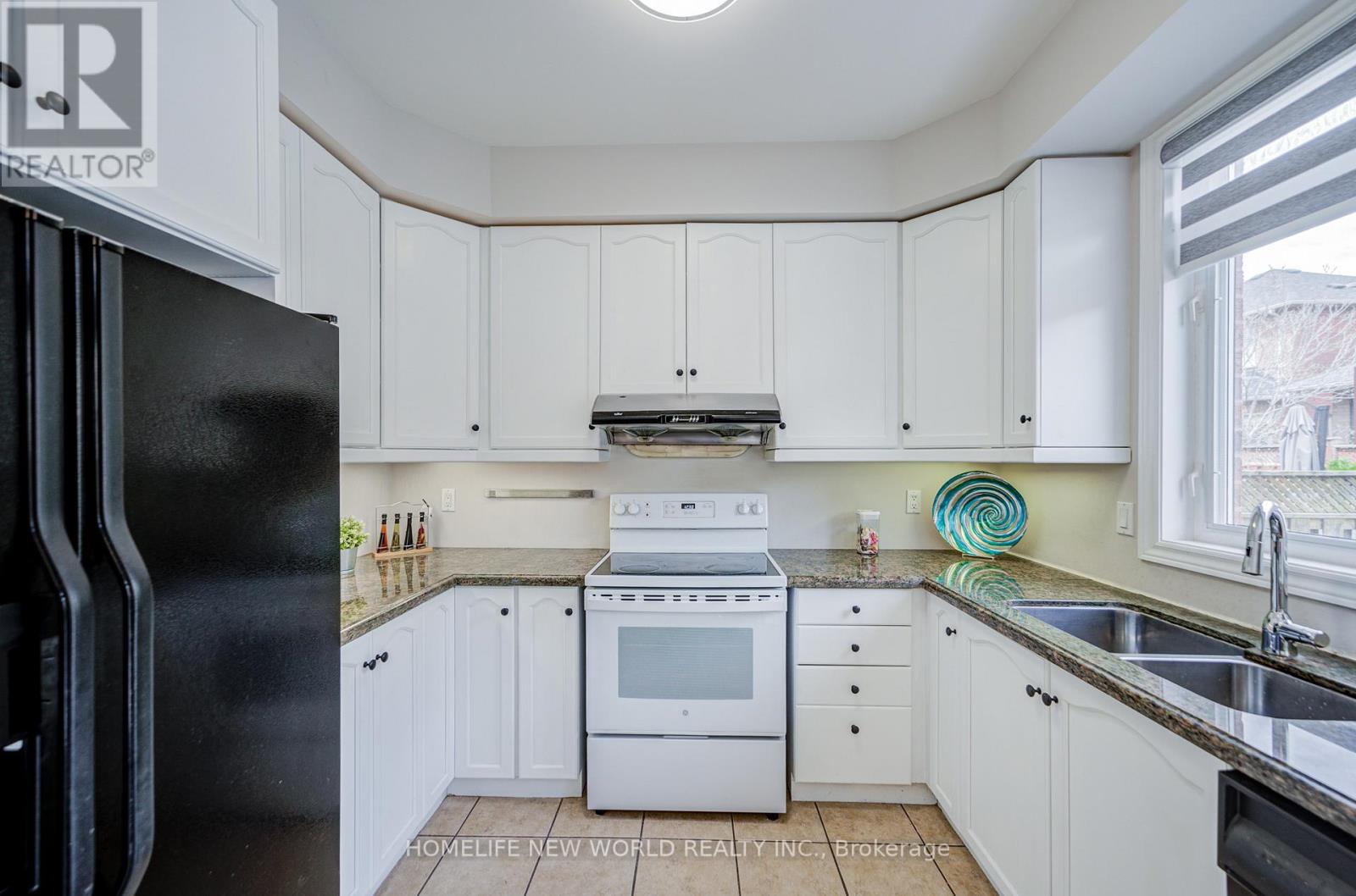 58 Saint Damian Avenue, Vaughan, Ontario  L4H 2L5 - Photo 16 - N13115462