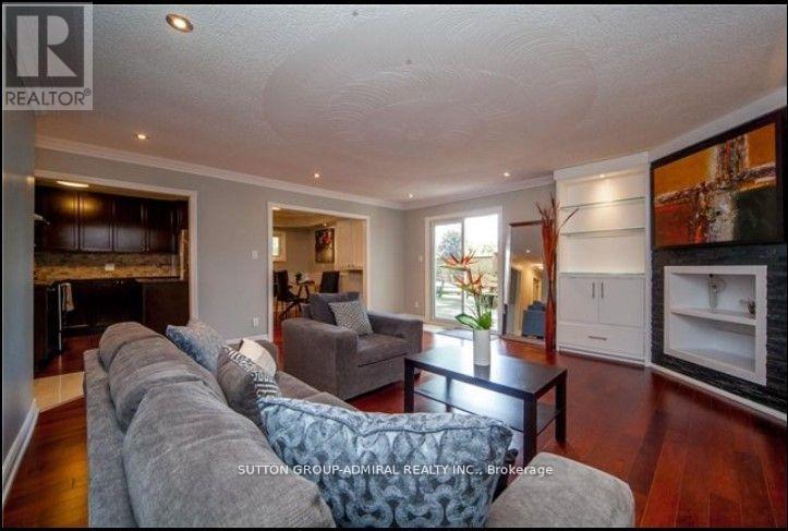 306 Glenwoods Avenue, Georgina, Ontario  L4P 2W8 - Photo 3 - N13115648