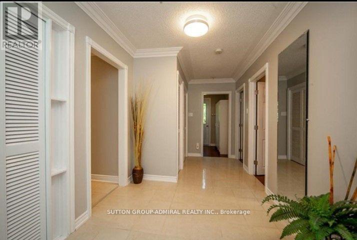 306 Glenwoods Avenue, Georgina, Ontario  L4P 2W8 - Photo 9 - N13115648