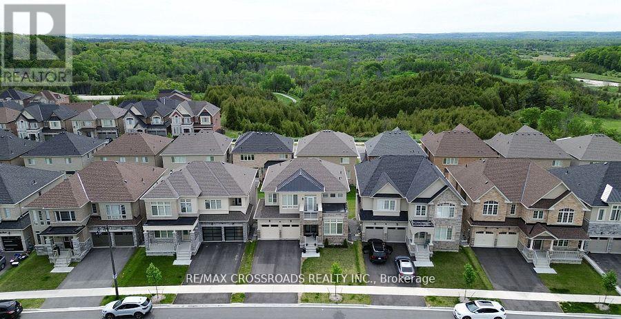 50 Carriage Shop Bend, East Gwillimbury, Ontario  L9N 0Y5 - Photo 3 - N13115650