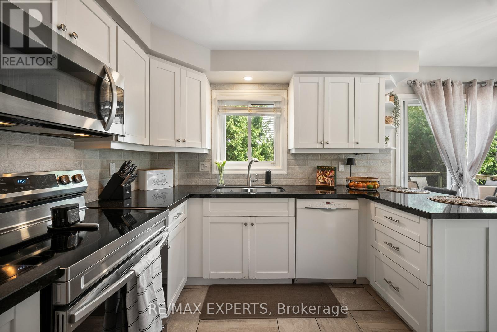 11 Penton Drive, Barrie (West Bayfield), Ontario  L4N 7A3 - Photo 11 - S13115578