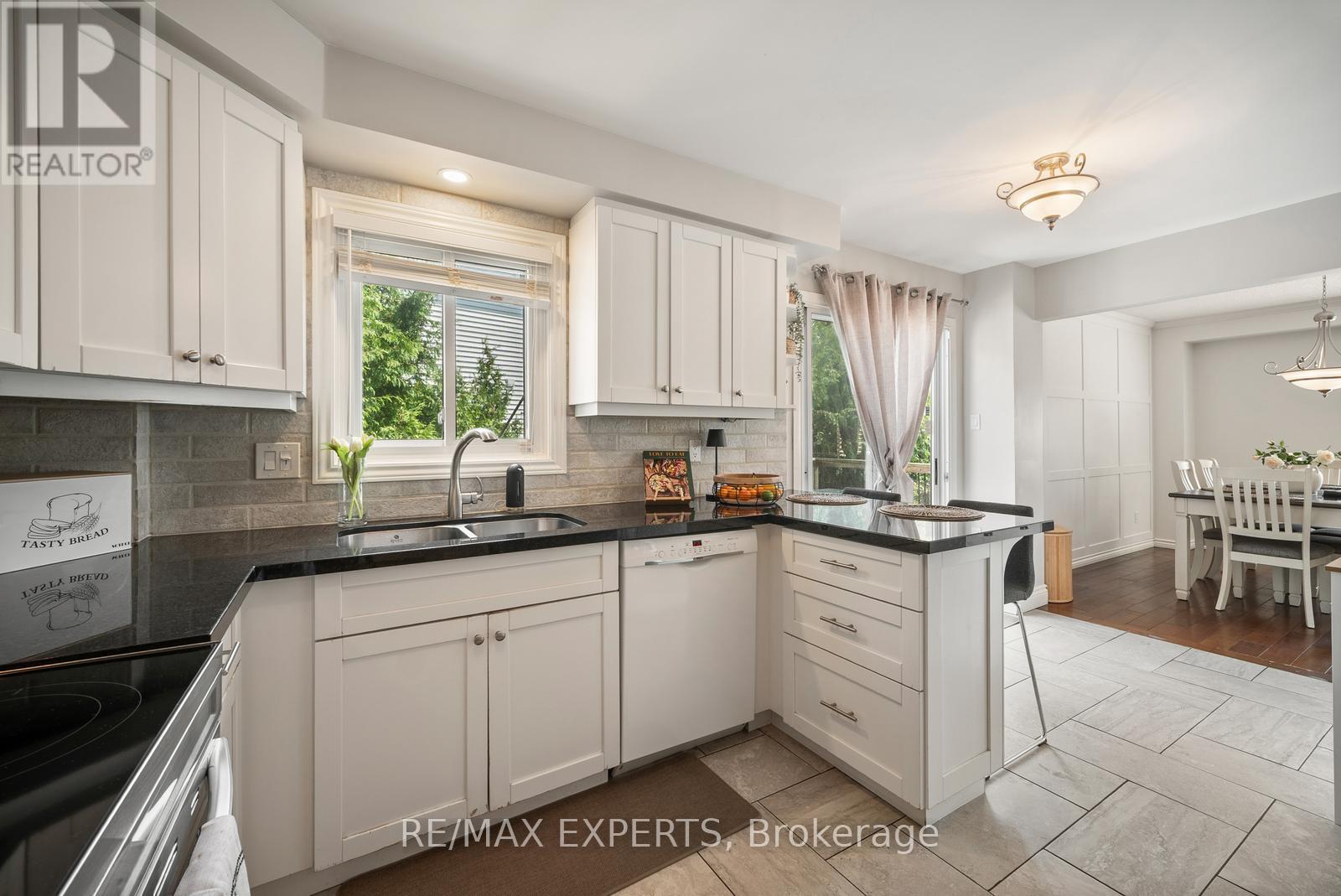 11 Penton Drive, Barrie (West Bayfield), Ontario  L4N 7A3 - Photo 12 - S13115578