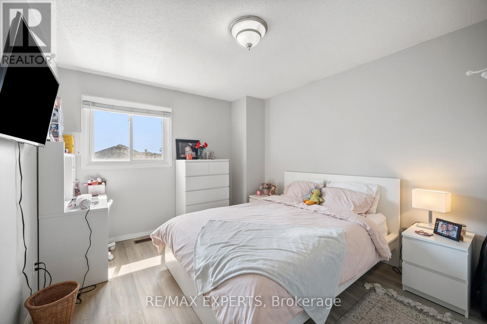 11 Penton Drive, Barrie (West Bayfield), Ontario  L4N 7A3 - Photo 17 - S13115578