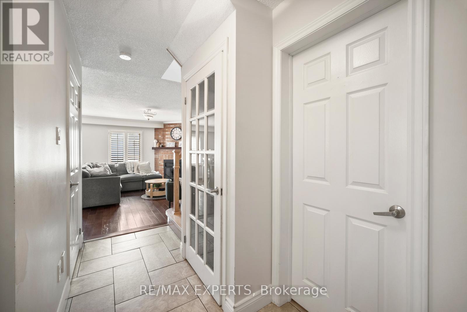 11 Penton Drive, Barrie (West Bayfield), Ontario  L4N 7A3 - Photo 3 - S13115578