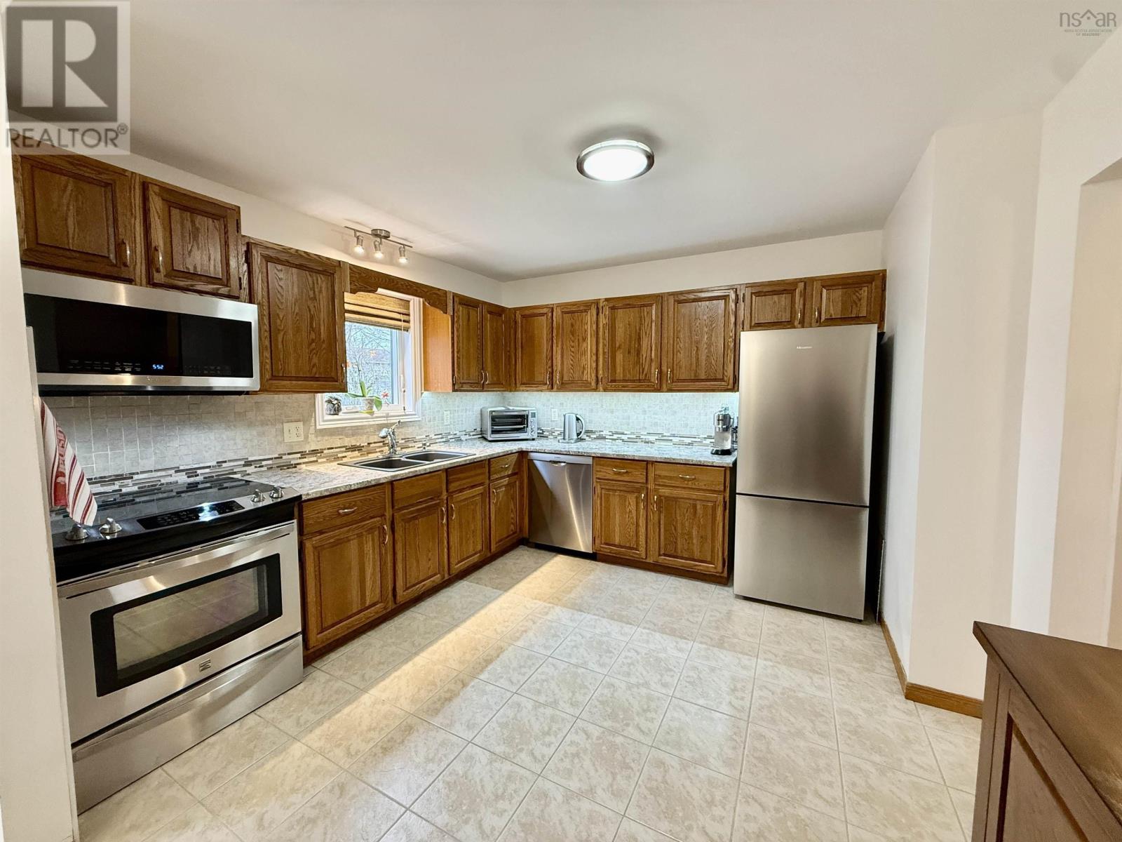 7 Venice Court, Dartmouth, Nova Scotia  B2X 3K2 - Photo 6 - 202610528