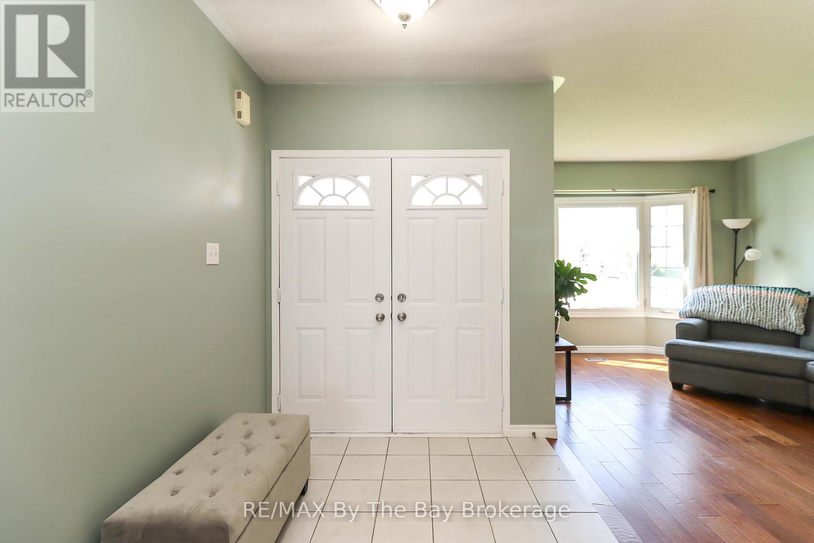 10 Lamont Creek Drive, Wasaga Beach, Ontario  L9Z 1J8 - Photo 13 - S13114802